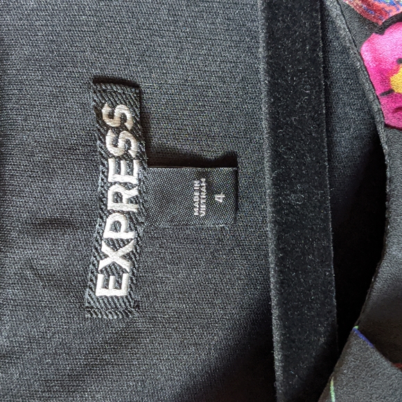 Express flower dress - Picture 2 of 3